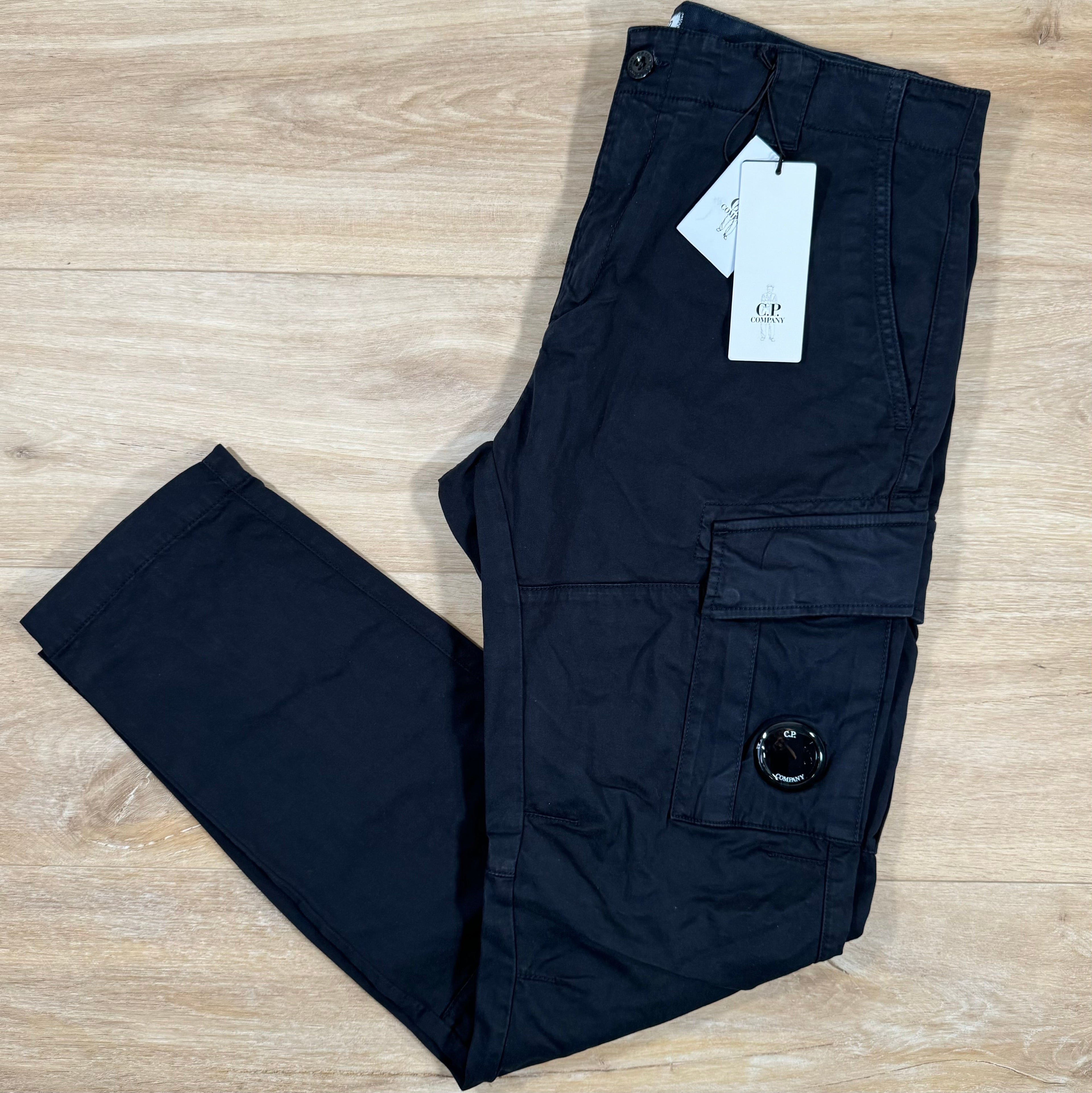 CP Company Stretch Sateen Lens Cargo Pants in Navy