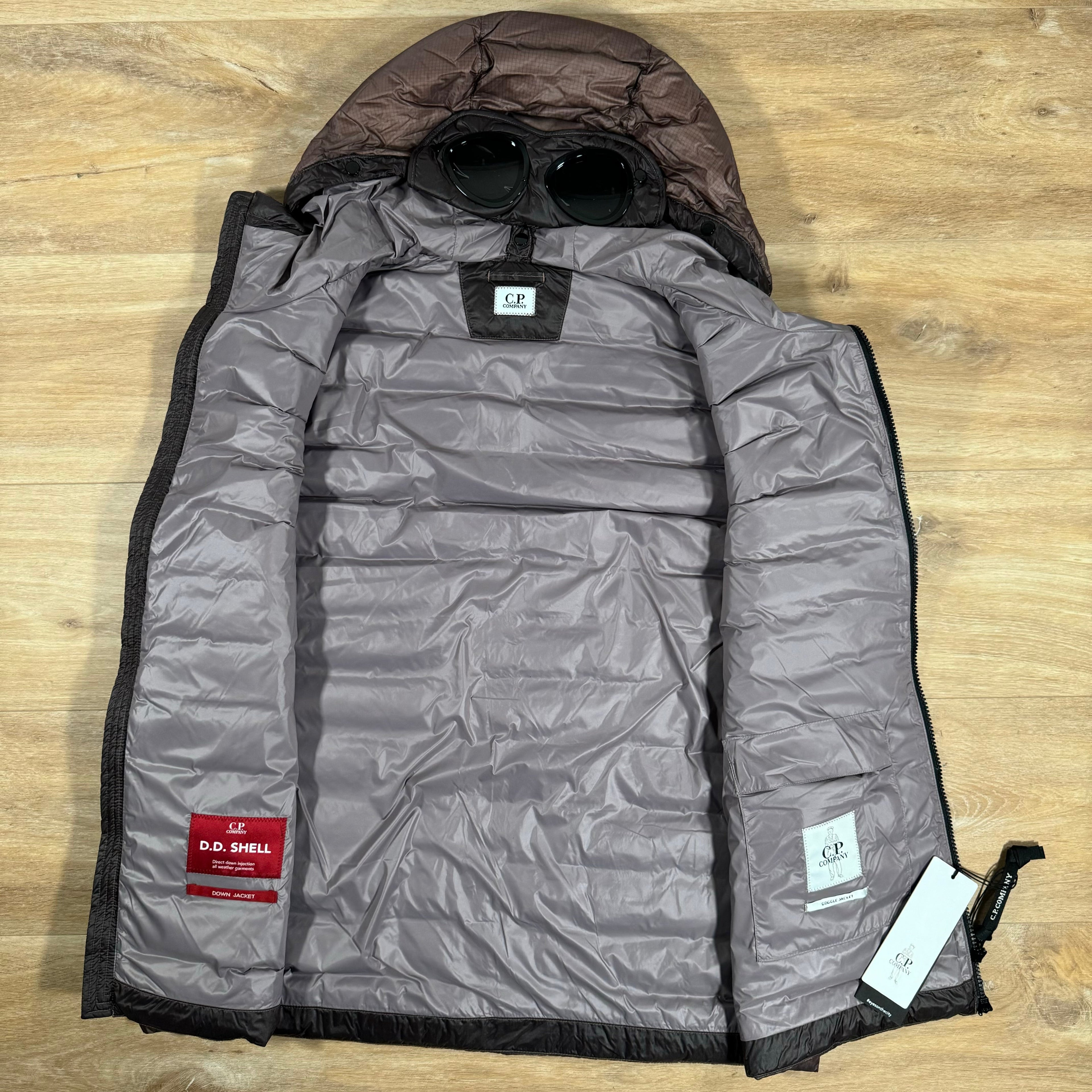 CP Company DD Shell Goggle Down Vest in Purple Dove
