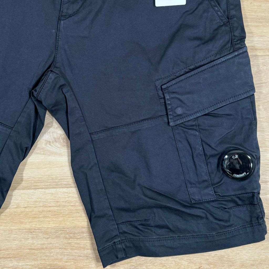 CP Company Stretch Sateen Lens Cargo Shorts in Navy