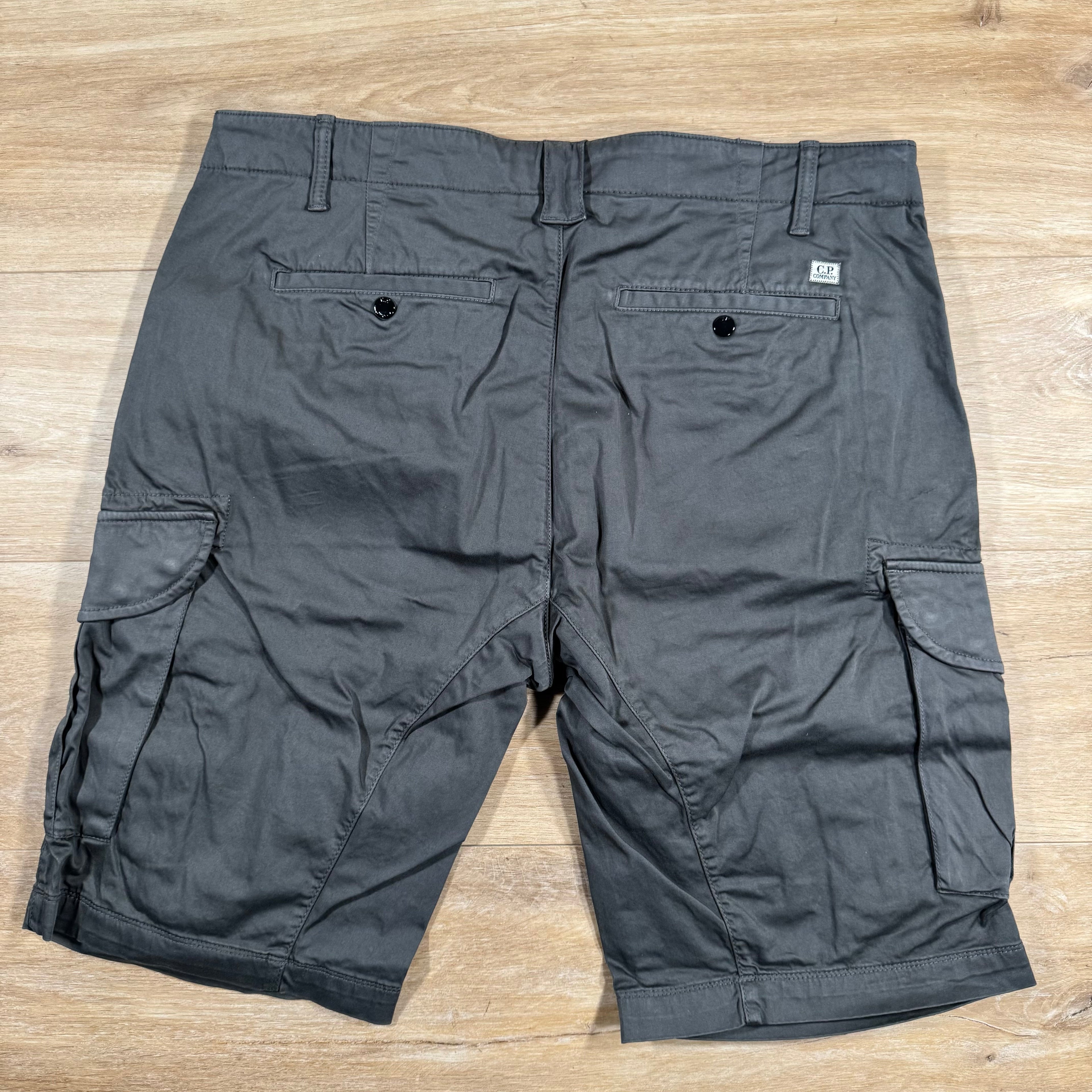 CP Company Stretch Sateen Lens Cargo Shorts in Smoked Pearl