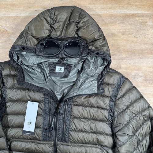 CP Company DD Shell Goggle Down Jacket in Grape Leaf