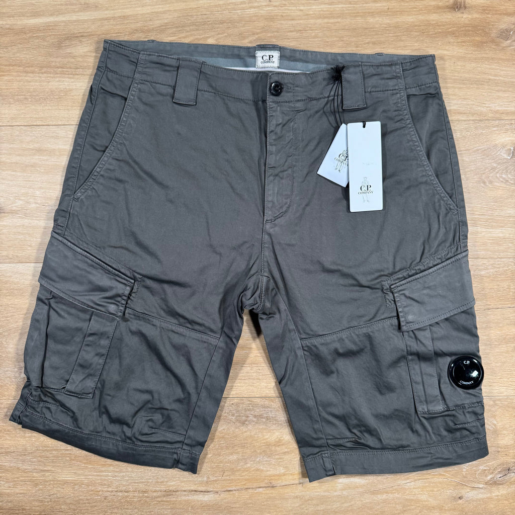 CP Company Stretch Sateen Lens Cargo Shorts in Smoked Pearl