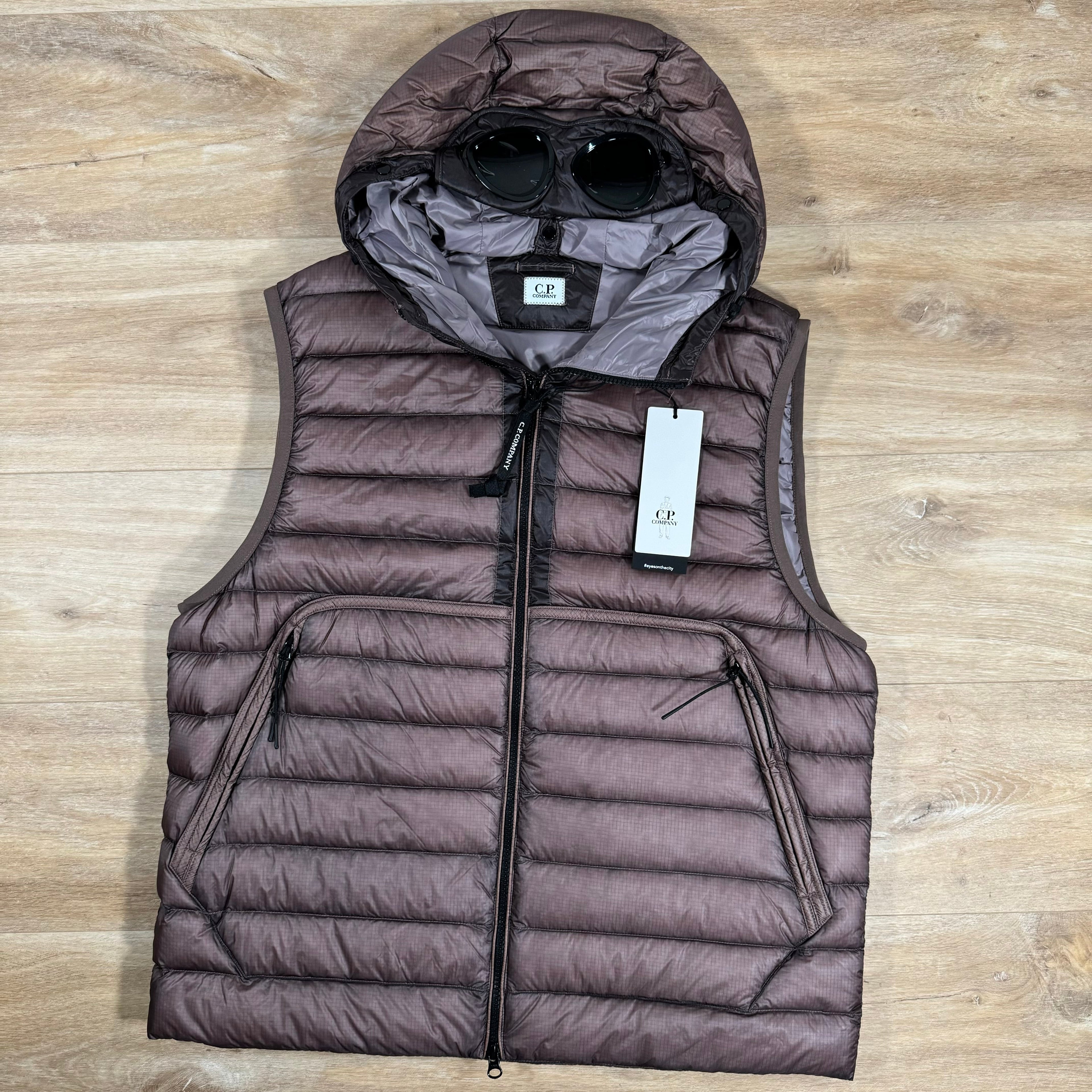 CP Company DD Shell Goggle Down Vest in Purple Dove