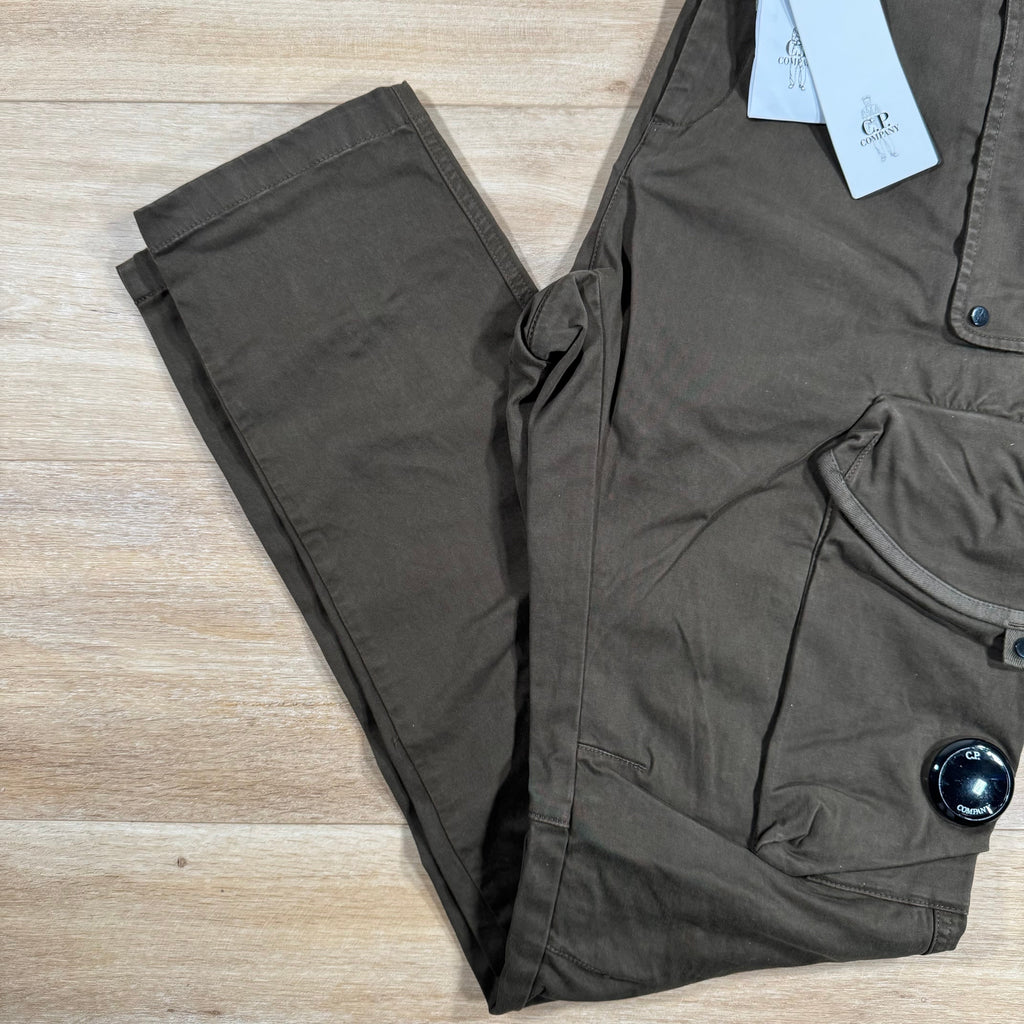 CP Company Stretch Sateen Utility Cargo Lens Pants in Ivy Green