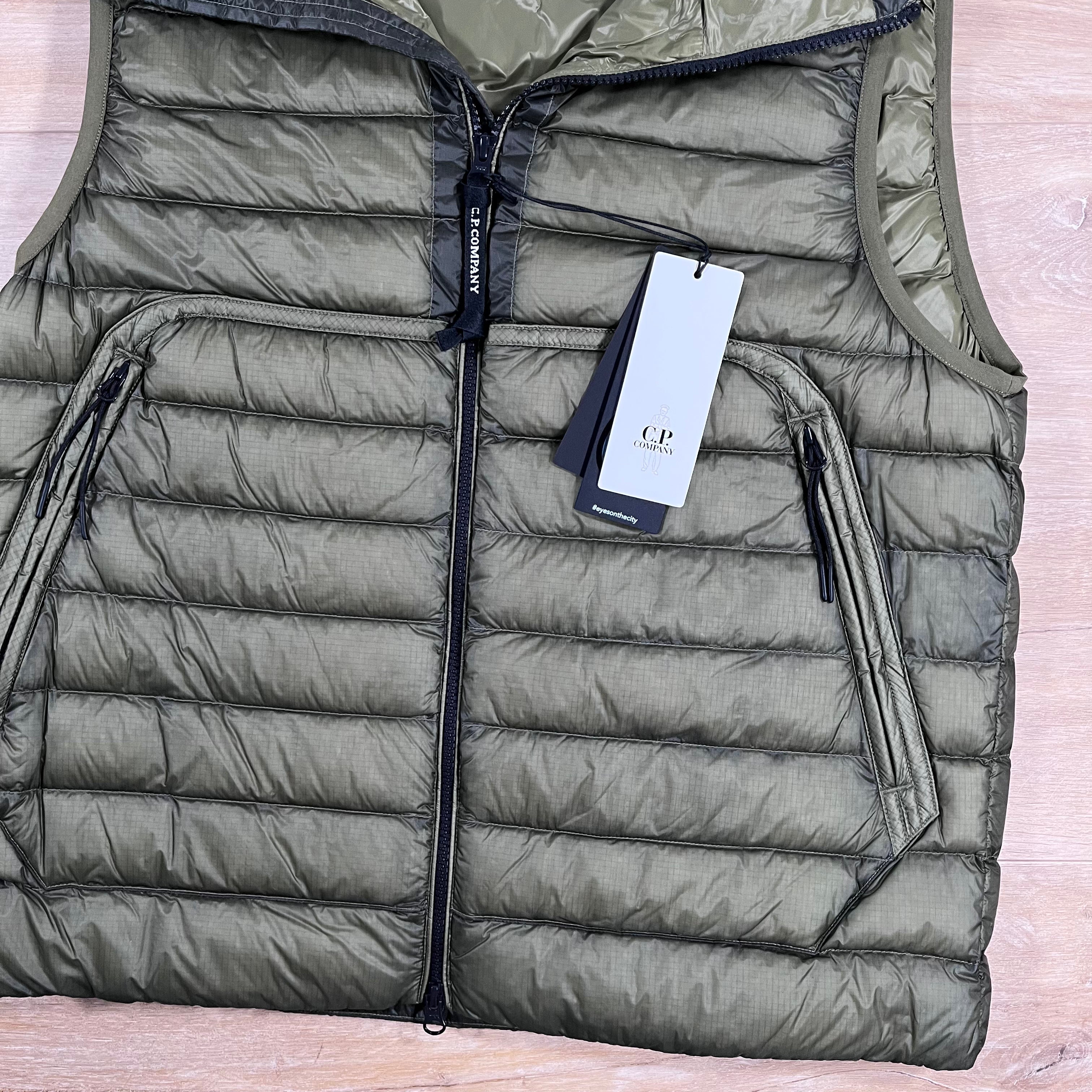CP Company DD Shell Goggle Down Gilet in Elmwood Green